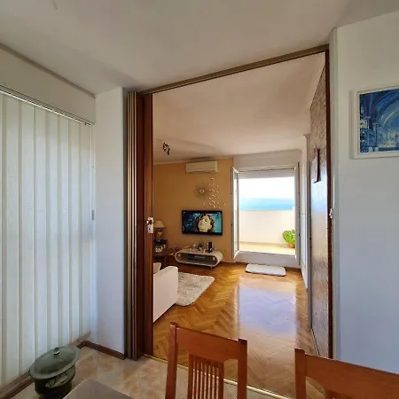 Erca Apartment *